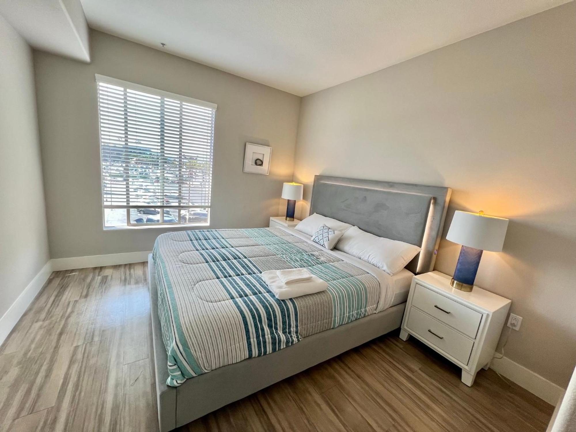 Spacious 2 Bedroom 2 Bathroom In Gated Community Aparthotel Los Angeles